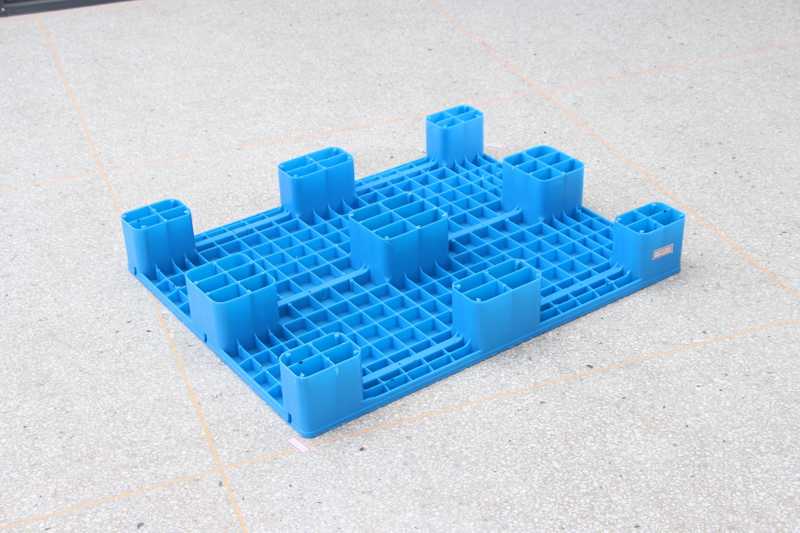 plastic pallet manufacturers