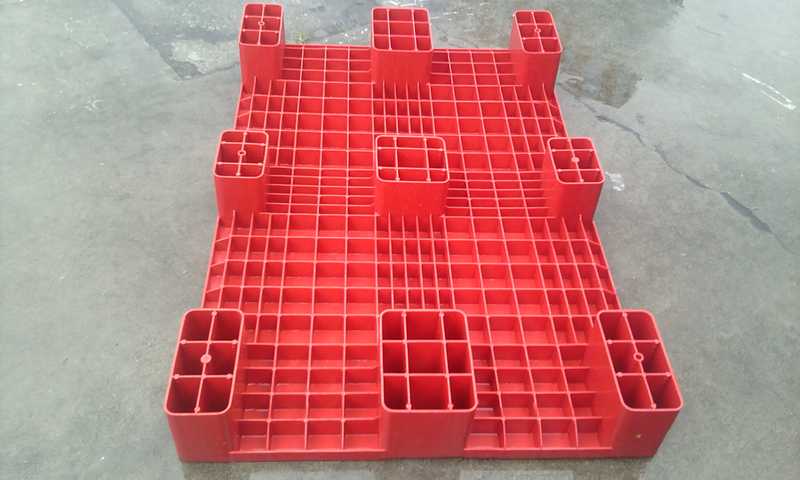 plastic pallet manufacturer